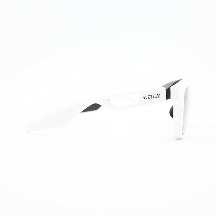 XAZTLAN ザストラン<br>CHEROKEE チェロキー<br>GLOSSY WHITE/Crysyal Amber Green R425<br>
