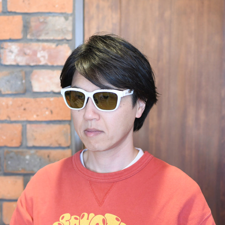 XAZTLAN ザストラン<br>CHEROKEE チェロキー<br>GLOSSY WHITE/Crysyal Amber Green R425<br>