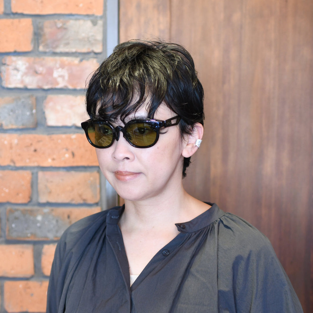 XAZTLAN ザストラン<br>APOLLOIII アポロIII<br>GLOSSY BLACK/Crysyal Amber Green R425<br>