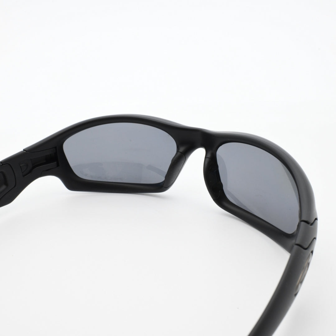 OAKLEY オークリー<br>STRAIGHT JACKET ストレートジャケット<br>MATTE BLACK/GREY POLARIZED USフィット<br>