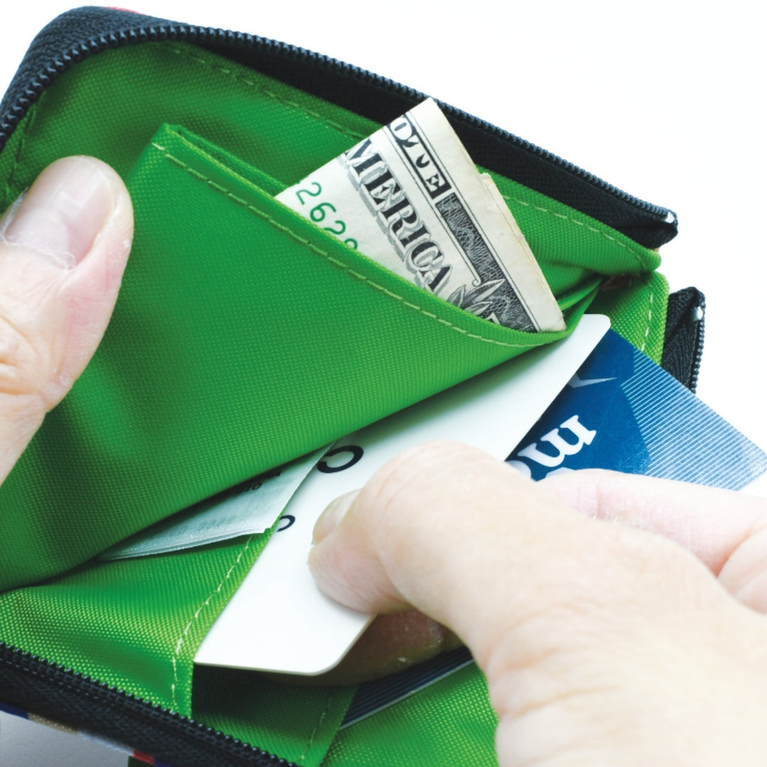 CHUMS チャムス<br>Recycle L-Shaped Zip Wallet リサイクルエルシャイプトジップウォレット（財布/ウォレット）<br>