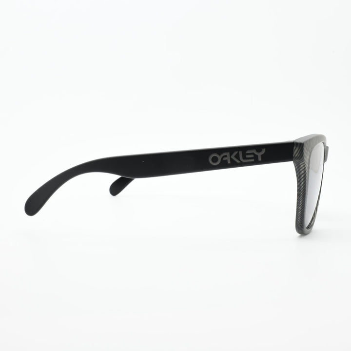 OAKLEY オークリー<br>FROGSKINS フロッグスキン Low bridge fit<br>MATTE GREYINK FINGERPRINT/PRIZM BLACK<br>OO9245-E654