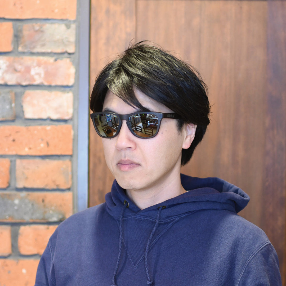 OAKLEY オークリー<br>FROGSKINS フロッグスキン Low bridge fit<br>MATTE GREYINK FINGERPRINT/PRIZM BLACK<br>OO9245-E654