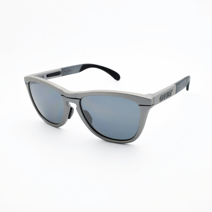 OAKLEY オークリー<br>FROGSKINS RANGE フロッグスキンレンジ OO9284A-1555<br>TITANIUM/PRIZM BLACK POLARIZED<br>