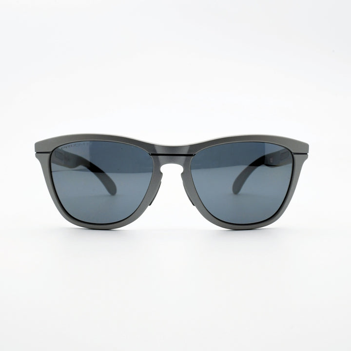 OAKLEY オークリー<br>FROGSKINS RANGE フロッグスキンレンジ OO9284A-1555<br>TITANIUM/PRIZM BLACK POLARIZED<br>