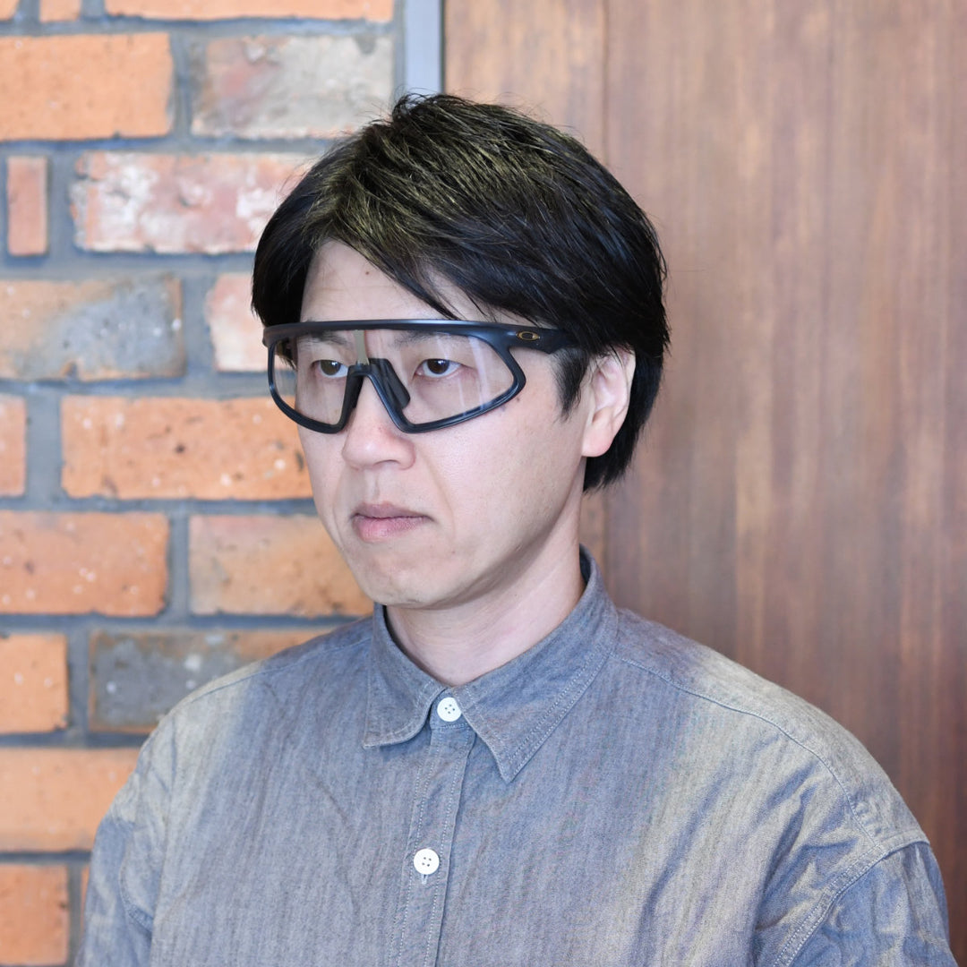 OAKLEY オークリー<br>RSLV リゾルブ<br>MATTE CARBON/CLEAR TO BLACK IRIDIUM PHOTOCHROMIC<br>OO9524D-0641<br>